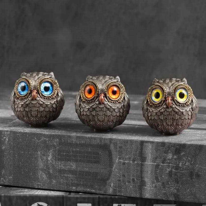 Three Super Cute Big-eyed Owl Figurines with Different Eye Colors, Perfect for Adding the Finishing Touch To Home Green Plant