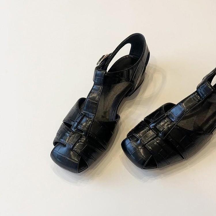 

Sheepskin version round head leather retro Roman sandals women s summer wear thick heel low heel pig cage shoes hollow casual bag head 35