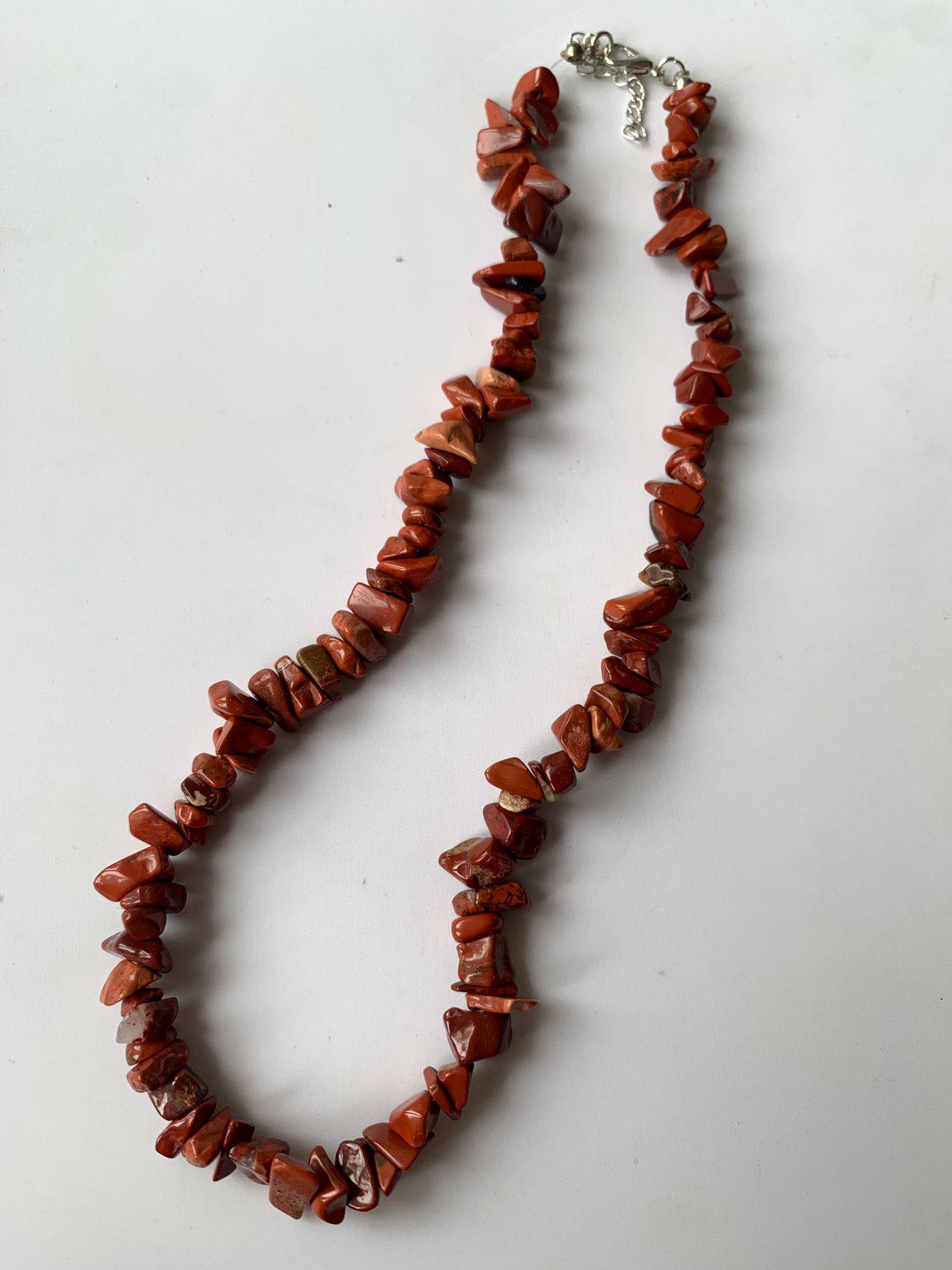 

Семицветный чокер из натурального дробленого камня и кристаллов - Ожерелье в пляжном стиле для весны/лета