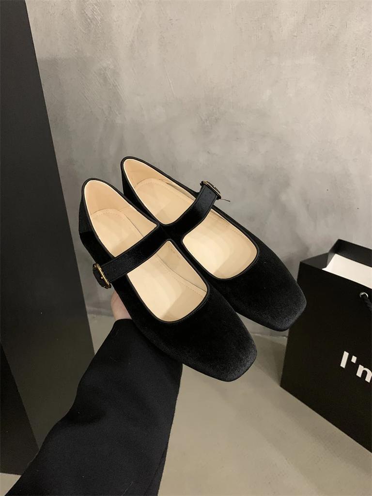 Fashion IPPEUM Velvet Ballet Flats For Women Buckle Round Toe Flat 2025 New Fashion Mary Janes Shoes