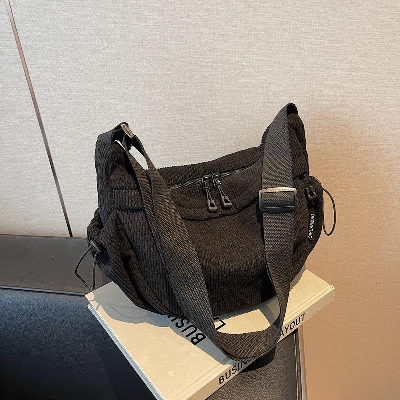 Casual Large-capacity Velvet Dumpling Bag Women's New Fashion Shoulder Bag Versatile Wide Shoulder Strap Messenger Bag