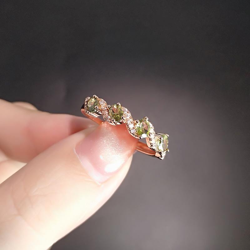 Imitation Peridot New Arm Ring For Women'S Personality, High Sense Of Luxury, Light Luxury, High Carbon, Full Set With Open Ring.