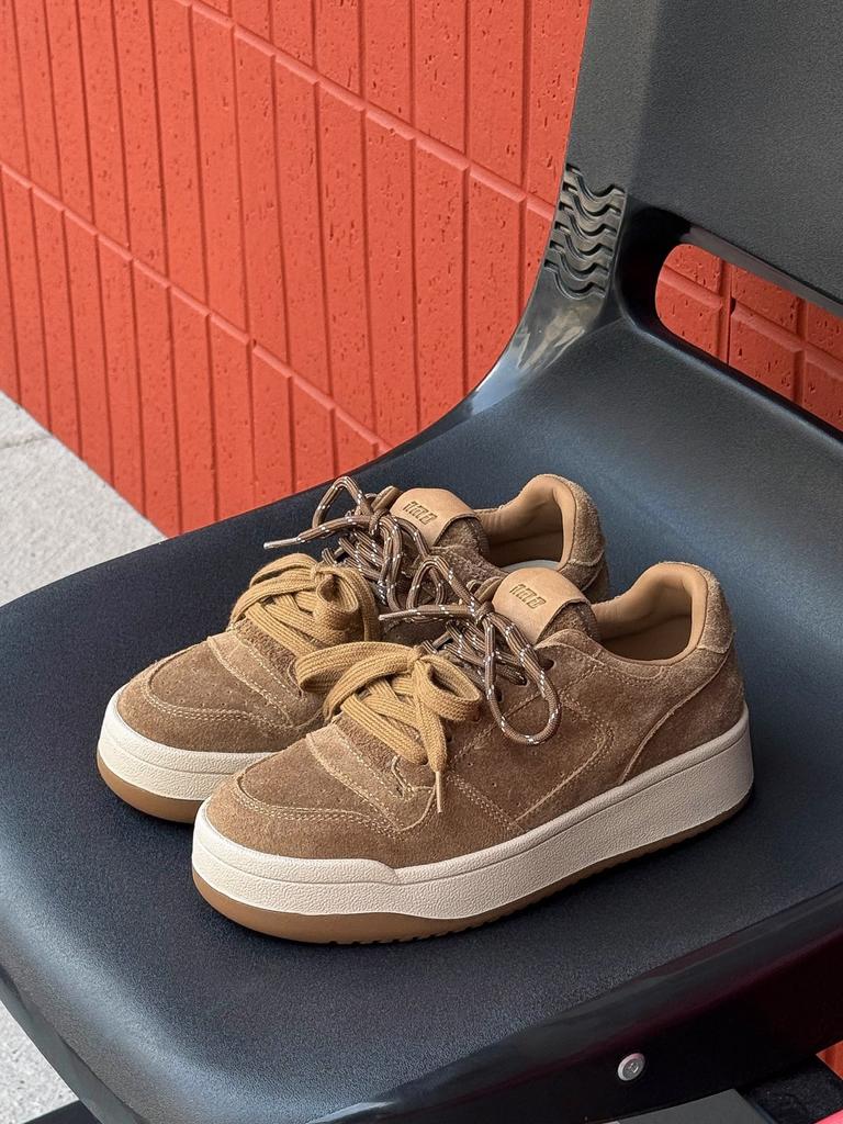 Leather retro German training shoes women's 2025 new lightweight soft-soled casual board shoes popular student casual shoes trend
