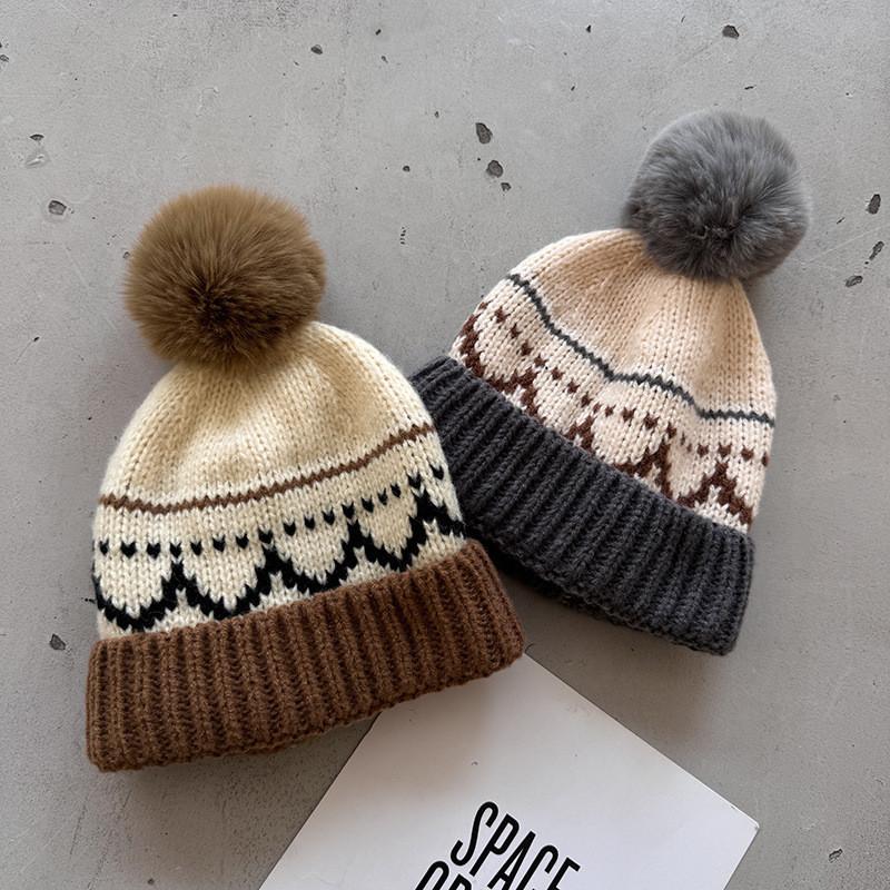 Vintage Winter Jacquard Knit Hat Women Acrylic Beanie Hat With Plush Ball
