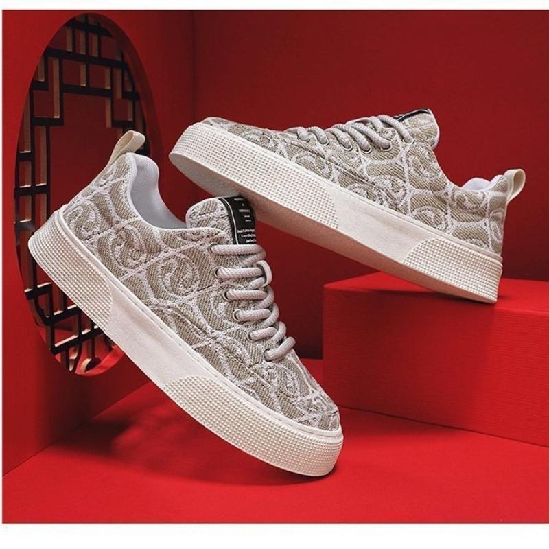 Fashion 2025 Summer Mens Breathable Canvas Skate Shoes China Red Trendy Sneakers Versatile Casual Athletic Footwear for Streetwear Daily