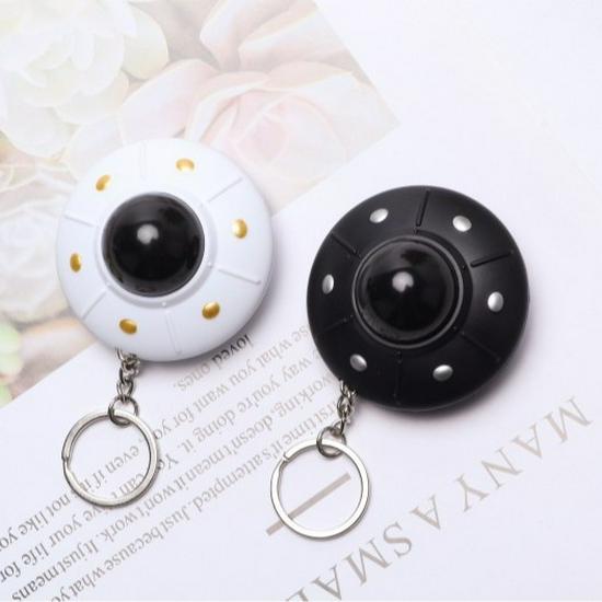 

LED Sound & Light Flying Saucer Keychain: Small Plastic Craft Gift for Kids Round Clasp белый