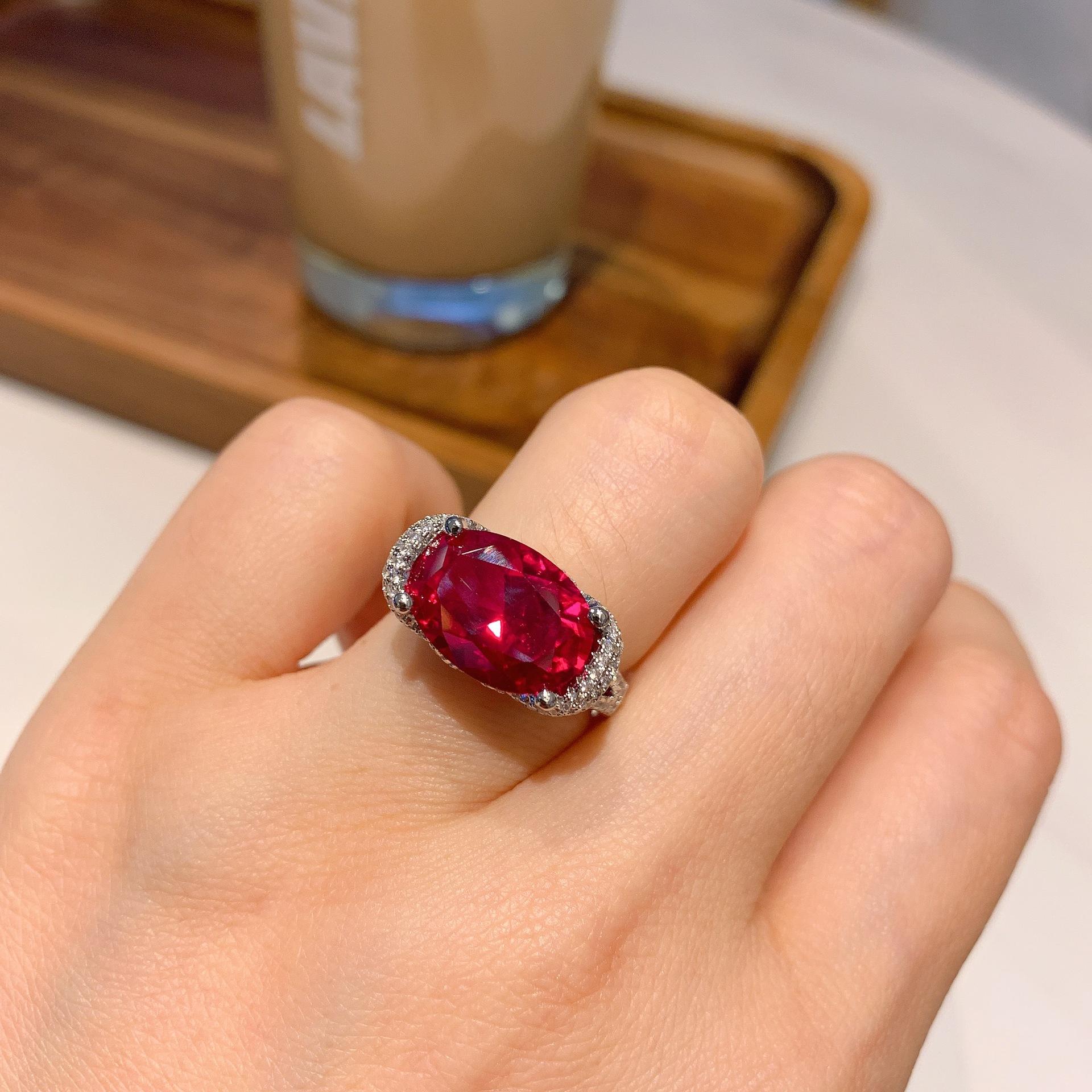 

Ювелирное Кольцо Женское Имитация Цвета Сокровище Кольцо Роскошное С Бриллиантами Женское Кольцо Дан Главный Камень 10 * 14 Opening Adjustable