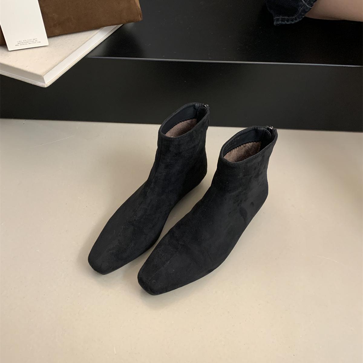 

Премиальные замшевые ботильоны на толстом каблуке, с квадратным носком, тонкие короткие ботинки, женская обувь, осень и зима, новые бархатные ботинки Мартин 39