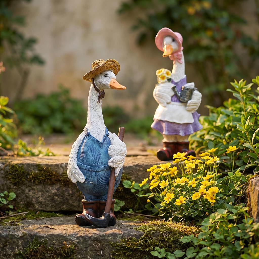 Straw-Hat-Wearing Male and Female Duck Garden Ornaments, Rustic-Style Duck Sculptures, Garden, Lawn, and Courtyard Decorations