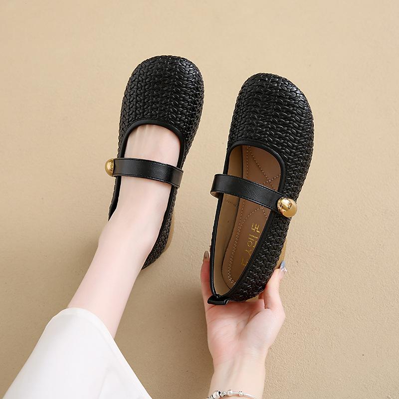 Fashion Mary Jane single shoes women's 2025 spring and autumn new versatile flat bottom shallow mouth single shoes Doudou shoes