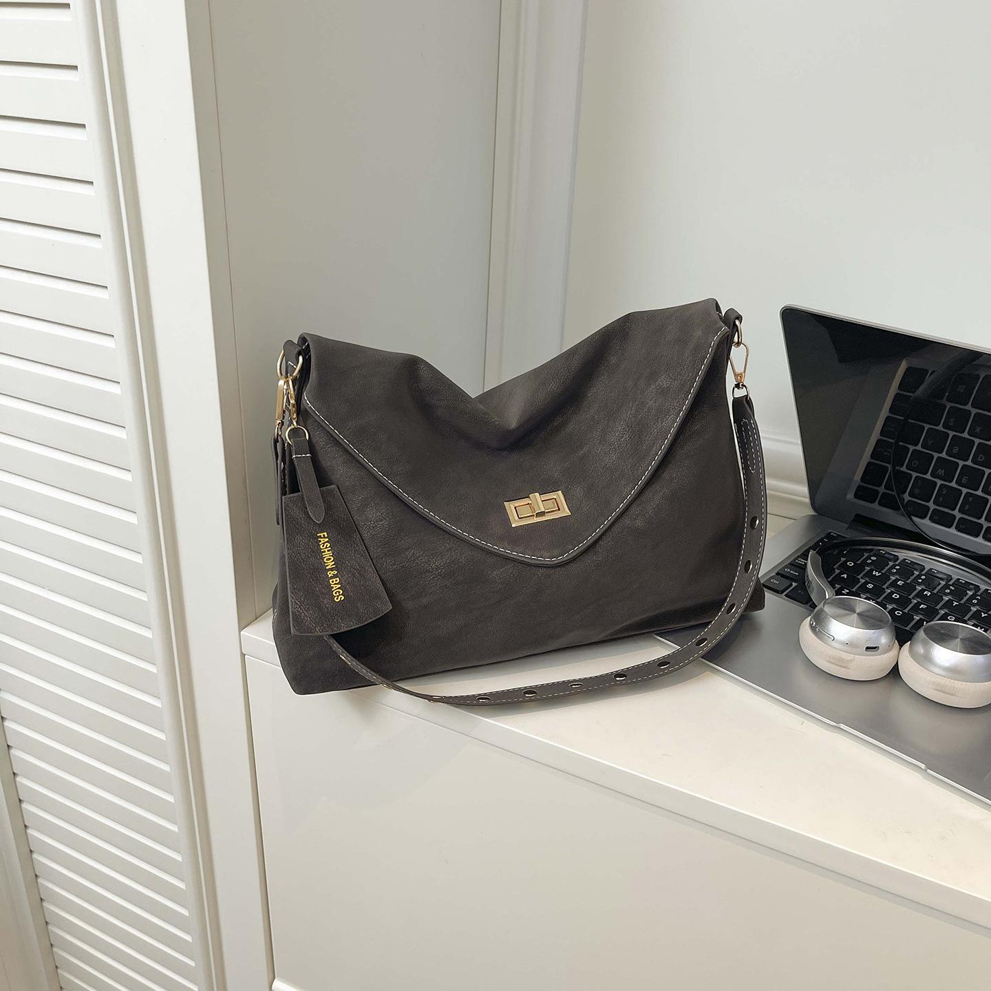 

Underarm Bag Crossbody Shoulder Bag with Large Capacity for Commuting Tote Bag for Women кавовий