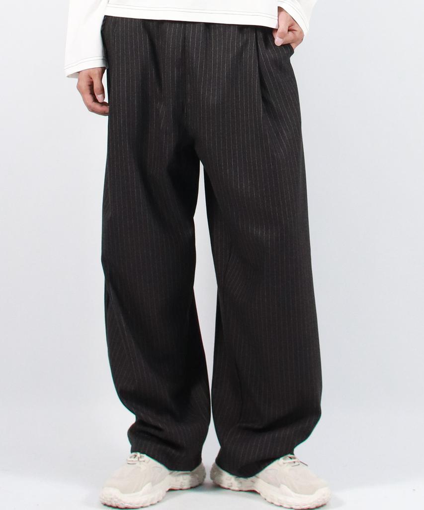 Deumakeu M Stripe Chicano Wide One-Tuck Pants - Deep Charcoal
