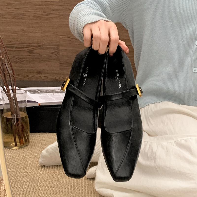 

Модный темперамент французские ретро туфли на толстом каблуке женские маленькие кожаные туфли 2025 новые весенне-осенние туфли квадратной формы с юбкой Мэри Джейн одинарные туфли 40 чёрный