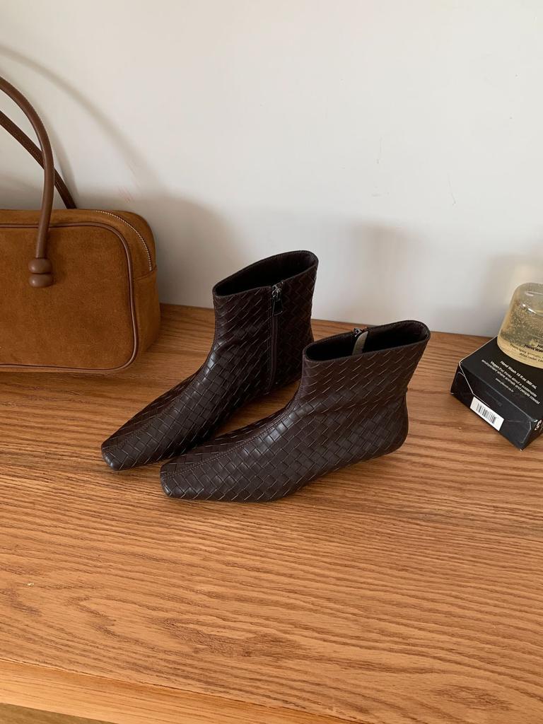 2025 autumn and winter new European and American woven loose sleeve low heel straight mid-tube boots fashionable square head short boots women