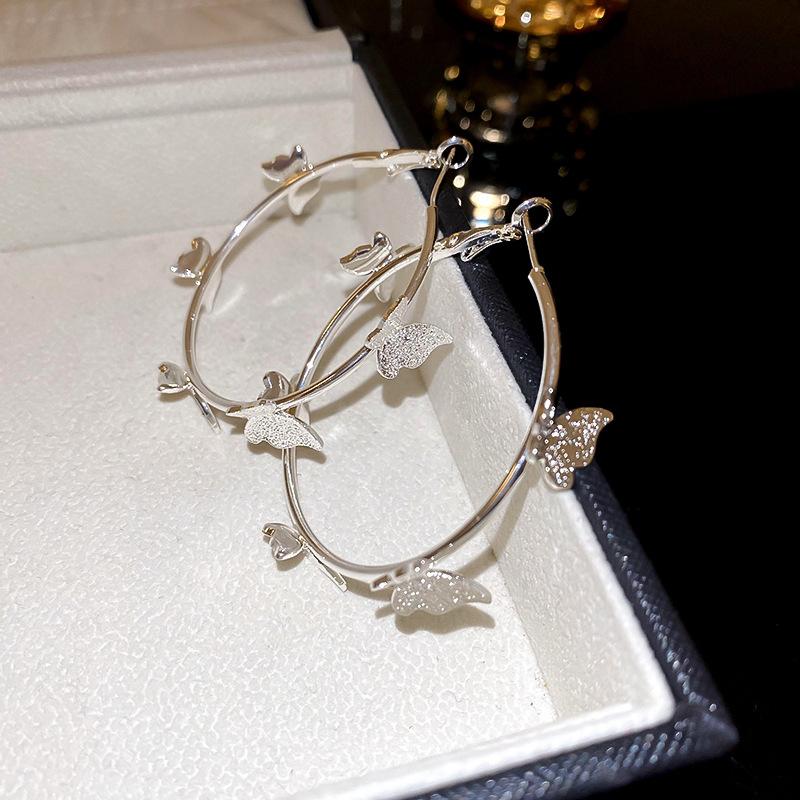 Trendy Metal Butterfly Round Hoop Earrings for Women Vintage Metal Big Circle Dangle Earrings Geometry Statement Jewelry