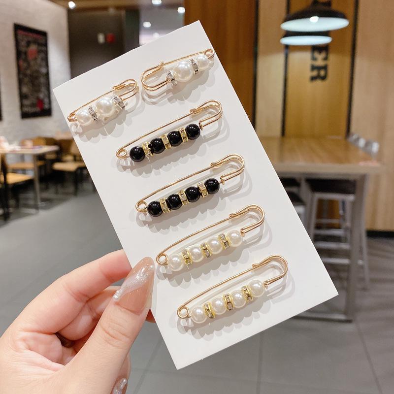 Pearl Smiley Face Brooch Pin - Cute Anti-Exposure Women's Collar Accessory