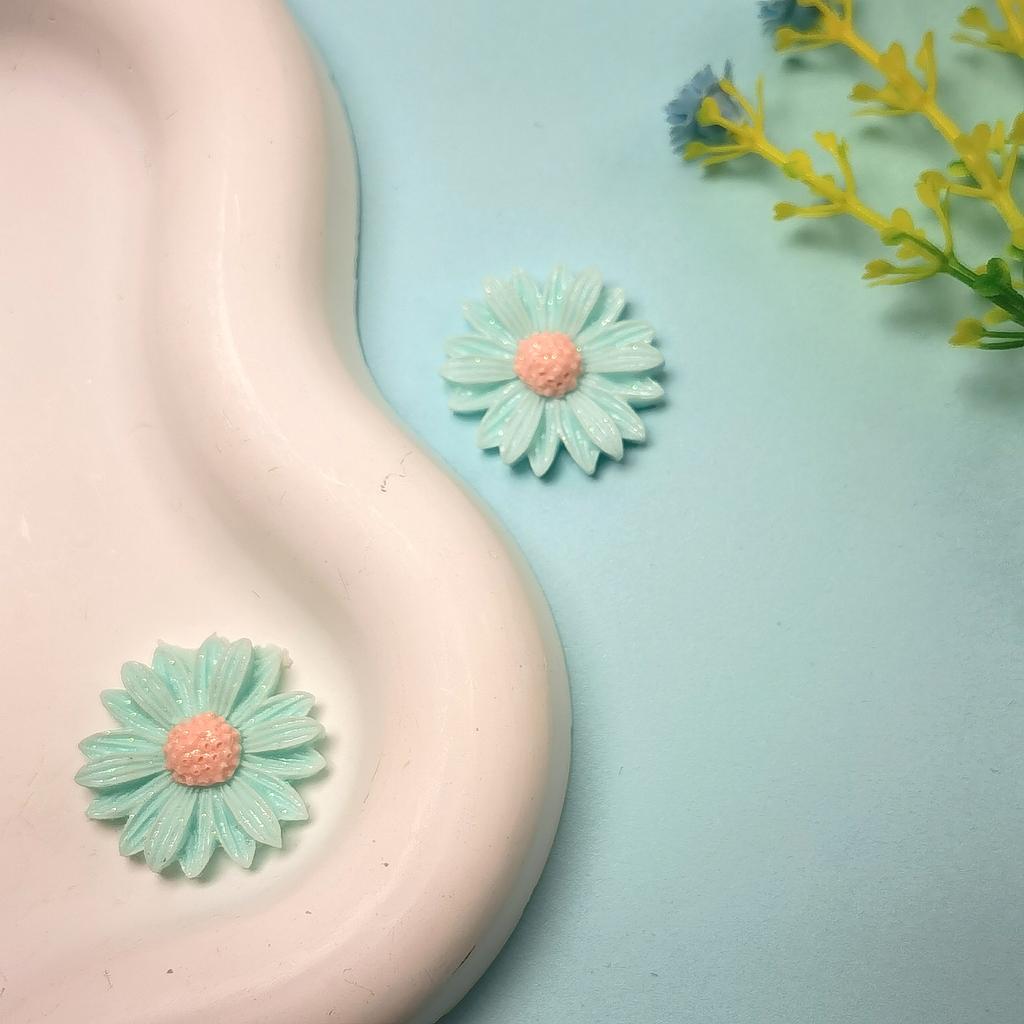 100Pcs Flatback Resin Daisy Flowers Craft Cabochons for Jewelry Making Scrapbooking Embellishments Sunflower Resin Slime Charms