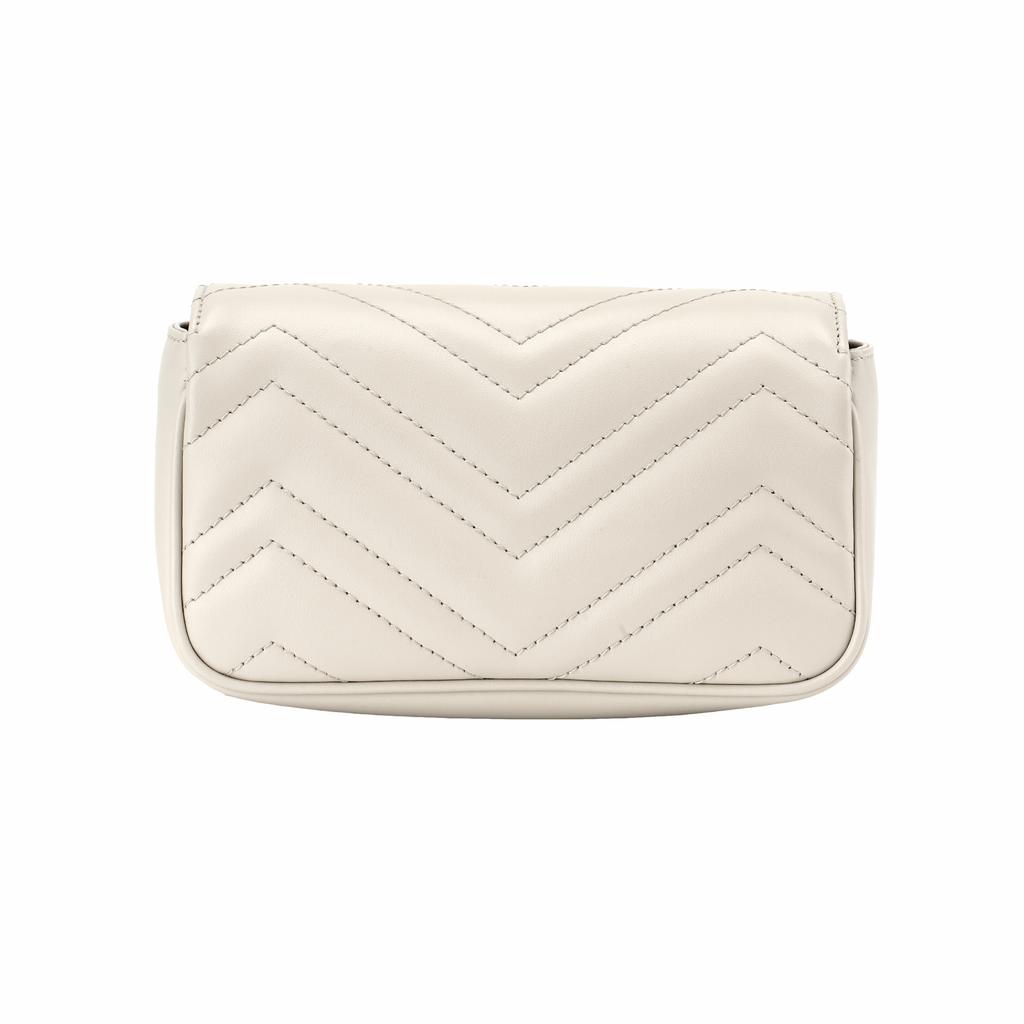 Gucci Borsa a tracolla messenger in pelle trapuntata con logo Double G Marmont, ultra mini, modello da donna, grigio chiaro