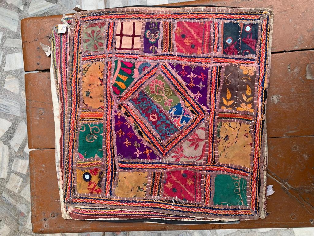 Bawełniana poszewka na poduszkę ręcznie haftowana: Dekoracyjna Poduszka Boho 40