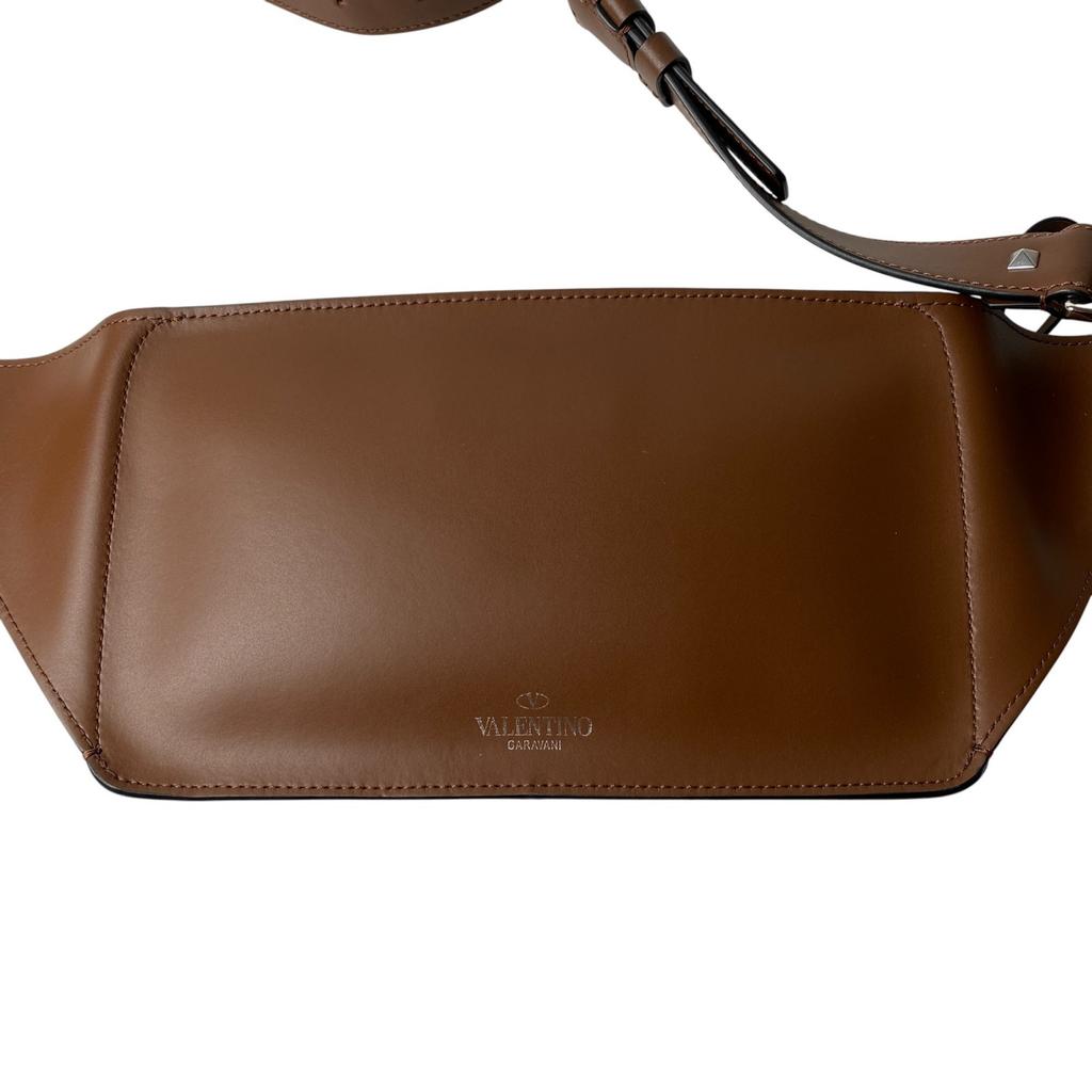 Używana torba na ramię Valentino Garavani Brązowa skóra męska