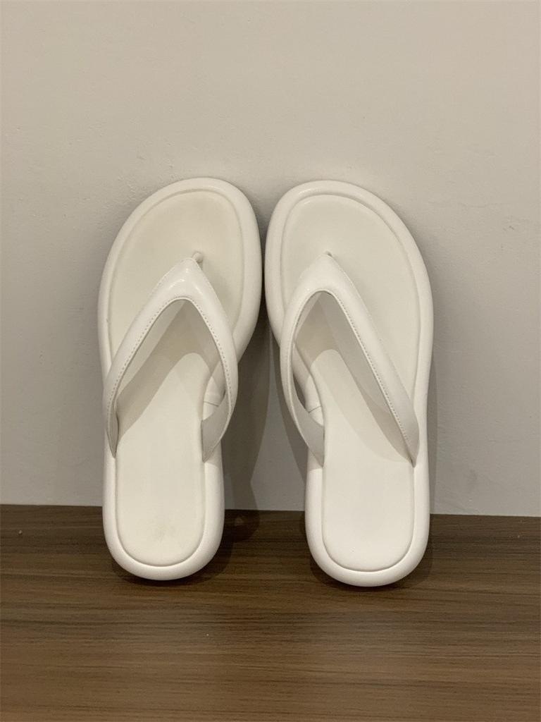 Korean version of simple and versatile slippers outer wear summer new flat-bottomed casual toe sandals fashion slippers women's beach shoes