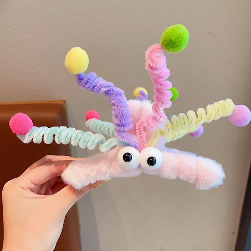 Funny Plush Hair Claw Furry Barrette Crab Headwear Winter Hair Clip Cartoon Eyes Cute Sweet Hairpin Women Girl Hair Accessory