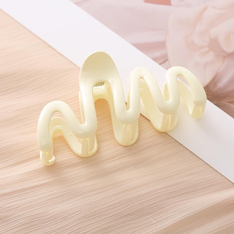 Cream Wave Acrylic Shark Hair Clip - Korean Design Hair Accessory