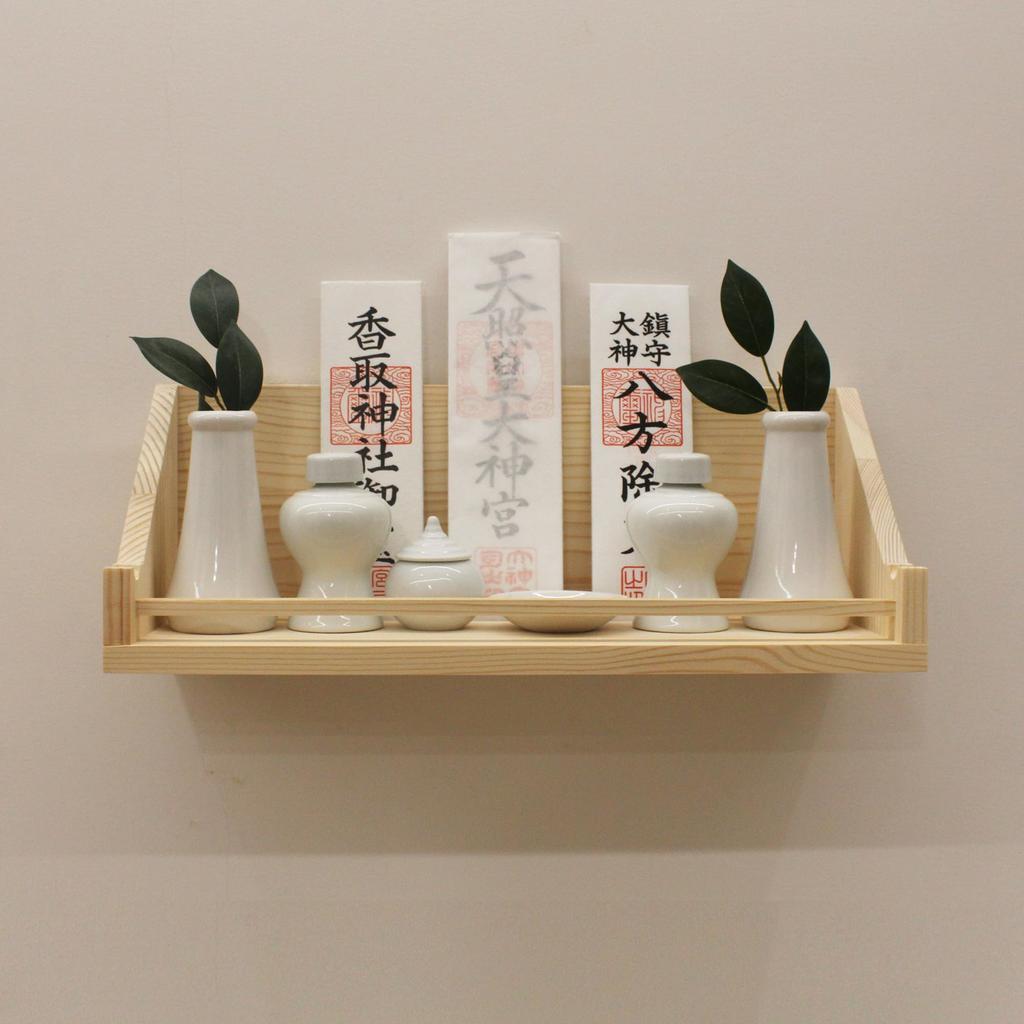 YA-TANAITA-40 (Japan, Kamidana Type E) - Wall-Mounted Shinto Shrine Holder for Ancestral Shrines, Fuda, One Shrine, Three Shrines, and Cloud Designs