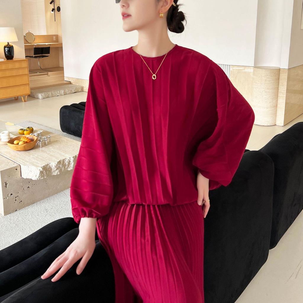 High-End 2026 Pleated Plus Size Loose Shirt - Versatile for Autumn and Spring Lazy Casual Style