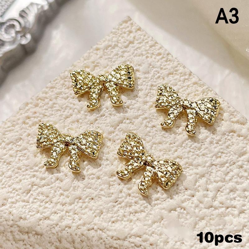 10ks 3D Butterfly Alloy nail Charms Designové šperky s motýlkem Luxusní zlaté stříbrné duté nail art dekorace příslušenství