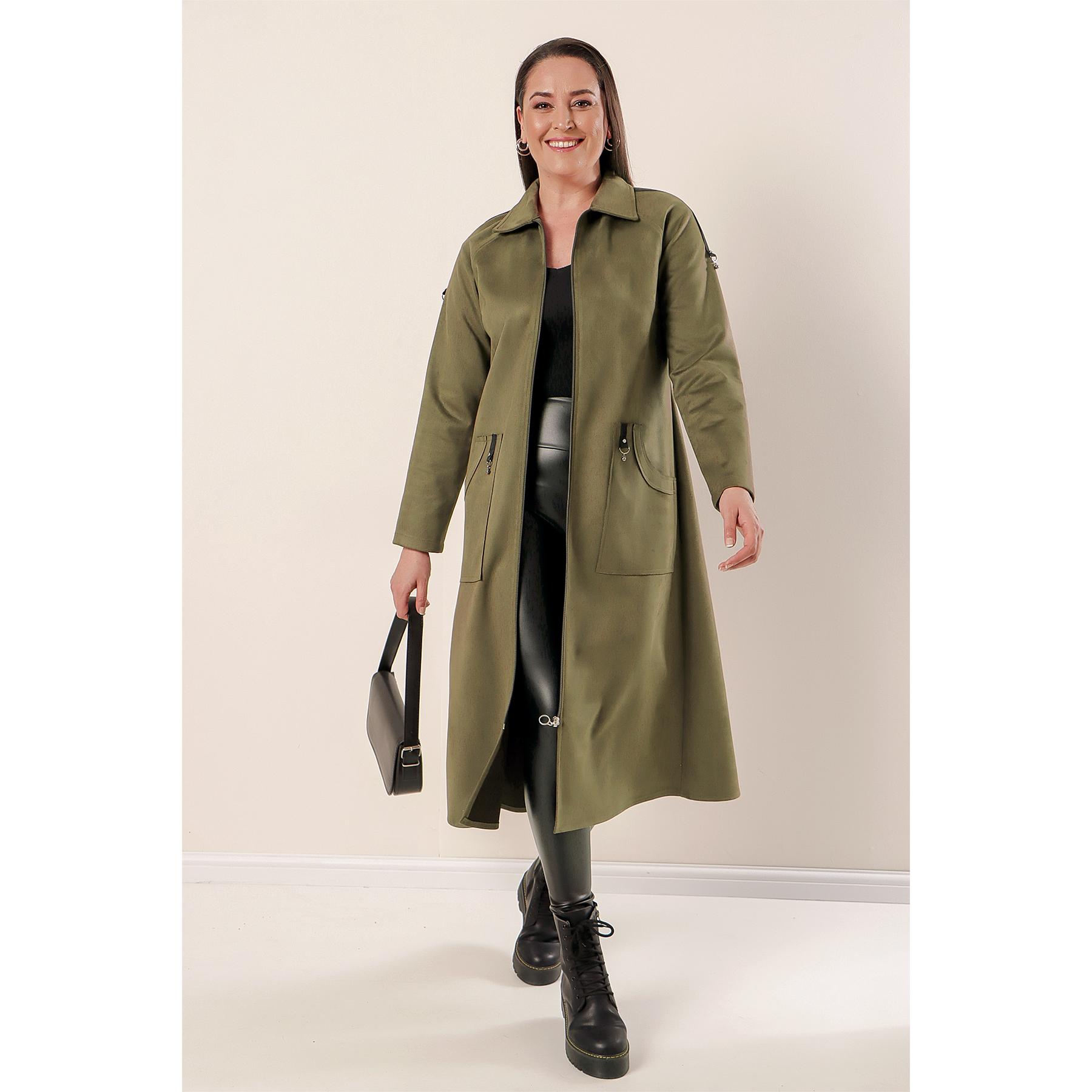 

Замшевое пальто большого размера с тесьмой по плечам и передними карманами на молнии