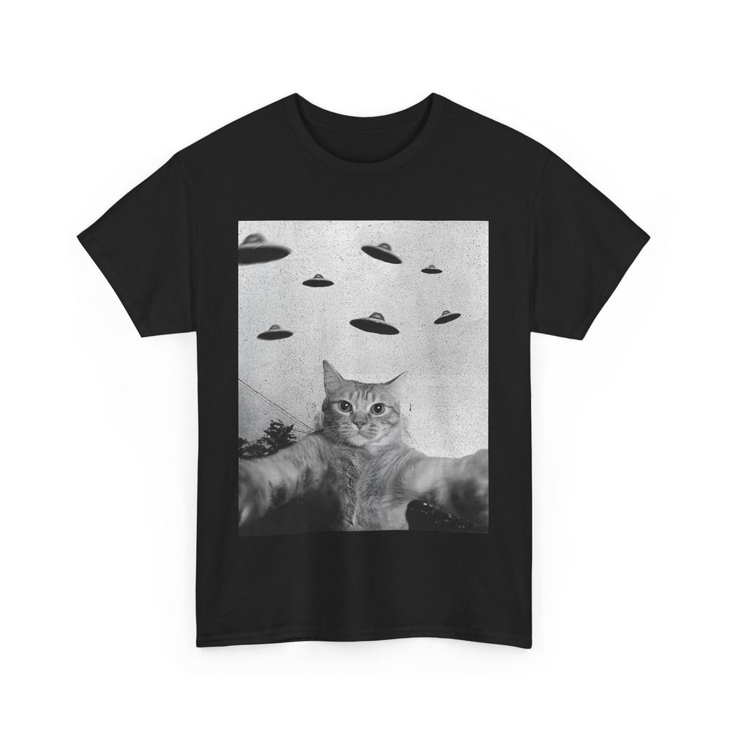 Cat Selfie with UFO Shirt, Cat Space Lovers Cats Owner Women Men T-Shirt Mens Womens Tees Top