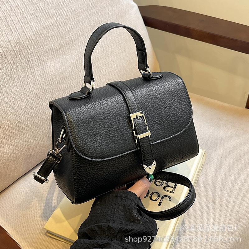 

Bag Women s 2025 New Women s Niche Retro Fashion Crossbody Small Square Bag Premium Texture Versatile Shoulder Bag Tide чёрный