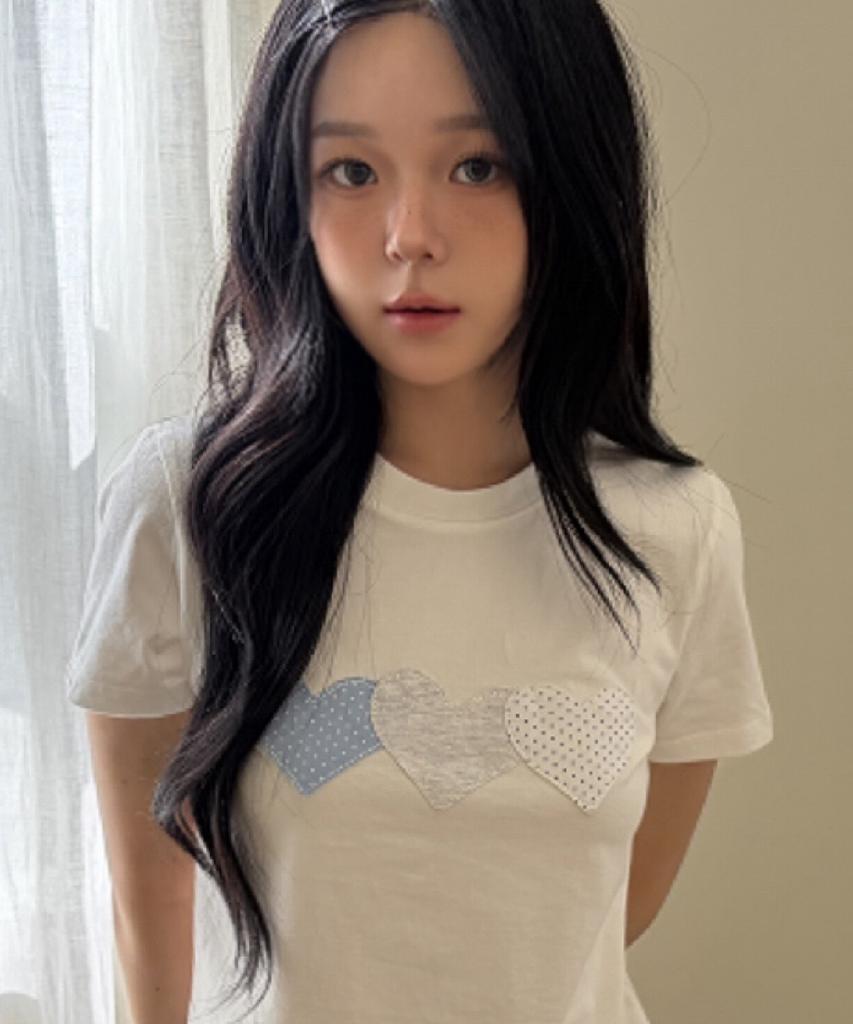 Loginaenloji Silver Dot Heart Patch Cotton T-Shirt White