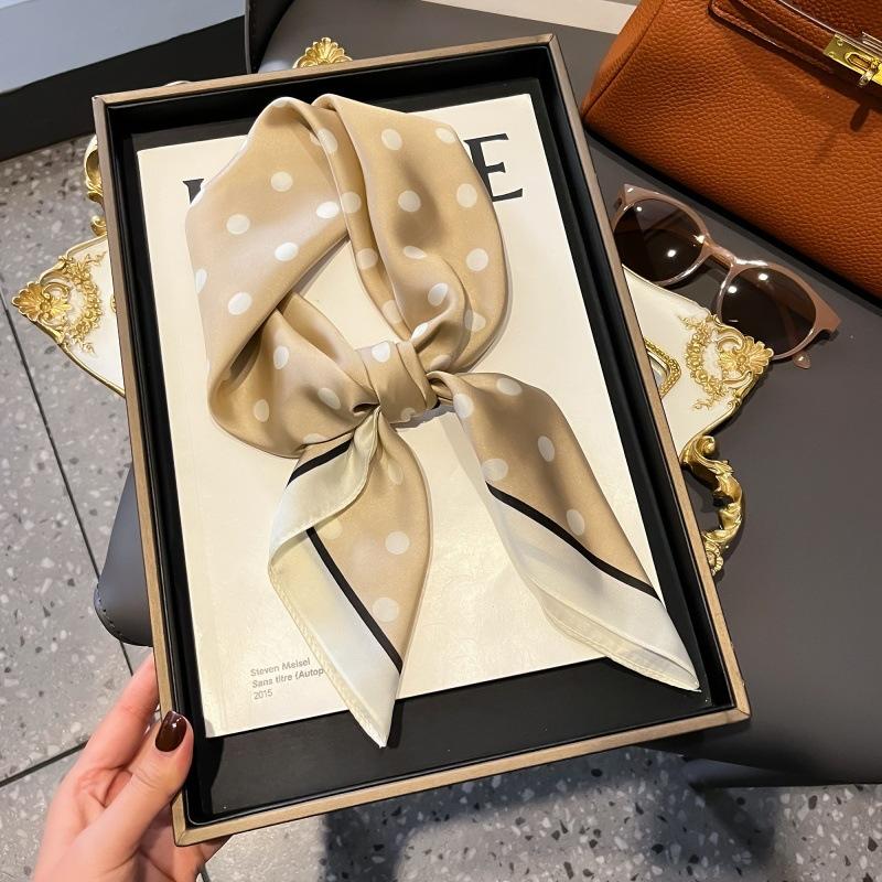 Silk scarf women's neck new scarf with coat 70 small square scarf scarf mother high-end scarf