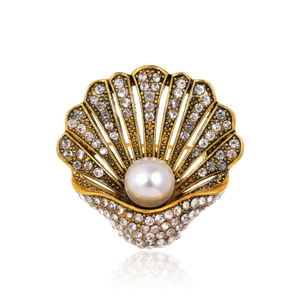 

Vintage Shell With Zinc Alloy Material For Elegant Women And Men золотой