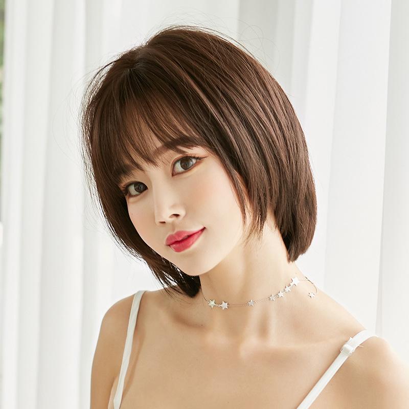 Shoulder-Length Natural Fluffy Wig for Round Face - Straight, Face-Shaping, Medium-Short Hair