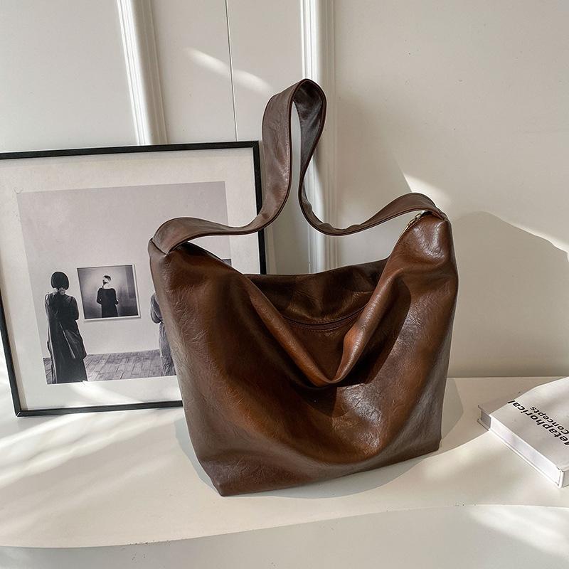 

Maillard bag women s tote bag large capacity autumn and winter can cross the retro versatile fashion shoulder bag