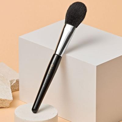 Studio 17 Mały pędzel do różu 463