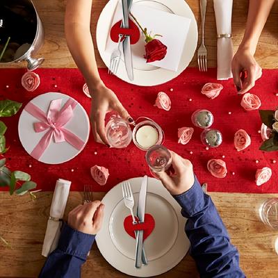 8pcs Heart-Shaped Cutlery Holder Placemats, Hand Wash Only, for Romantic Table Decor Wedding Supplies, Event Party Supplies