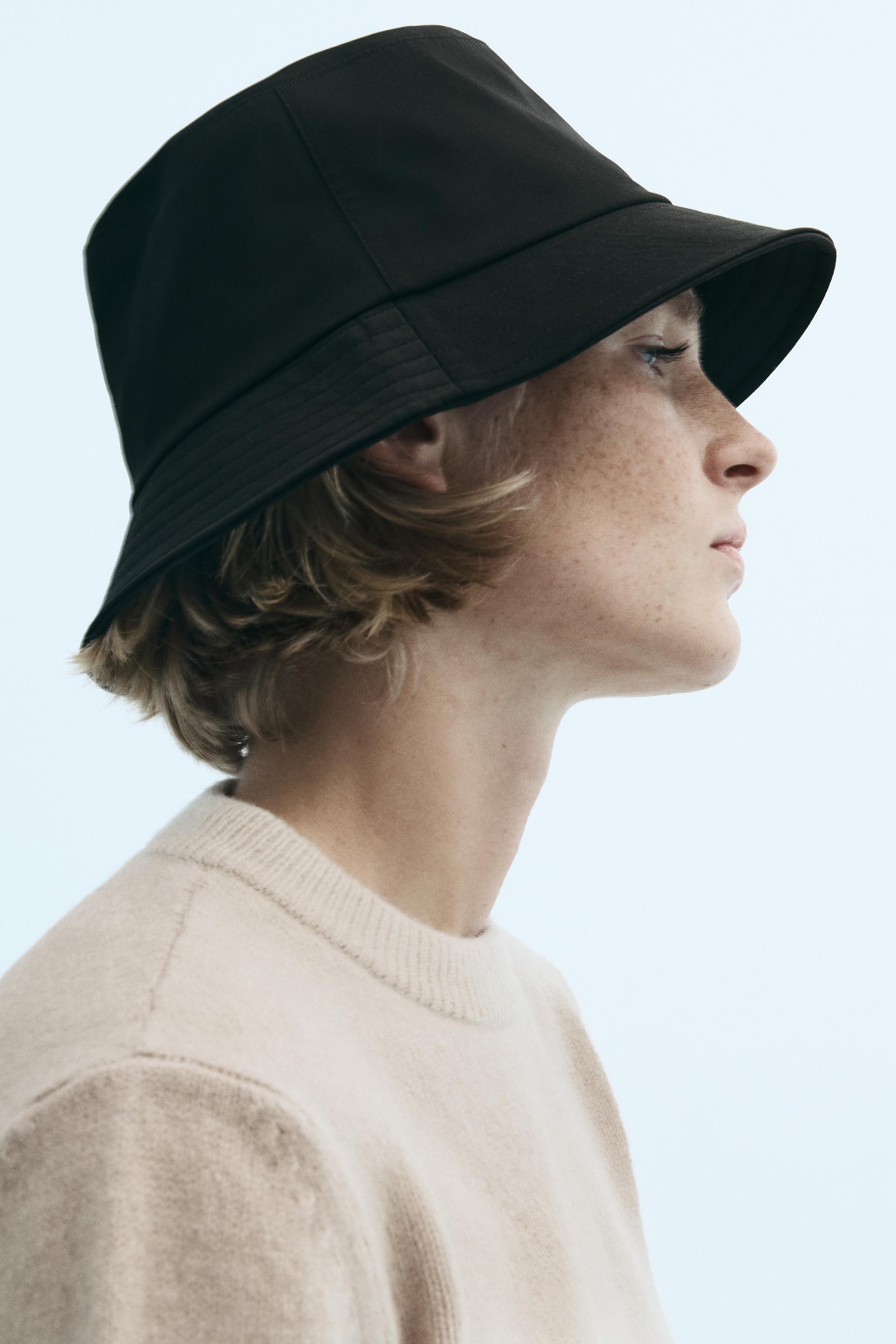 

ВОДООТТАЛКИВАЮЩАЯ ШЛЯПА-ВЕДРО