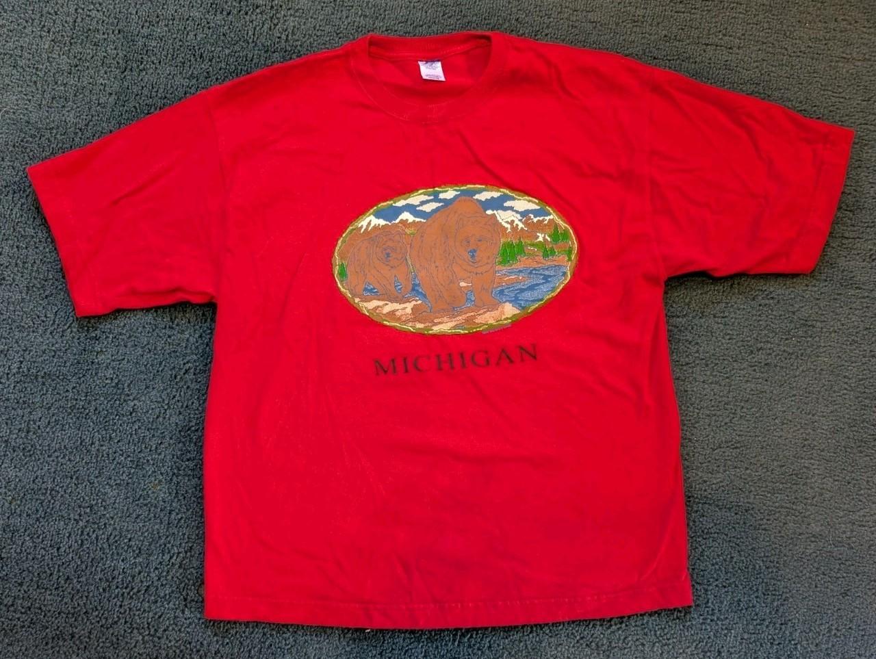 Vintage 90s Michigan Bears T Shirt Medium Red Fruit of the Loom Nature Animal Unisex T-Shirt M
