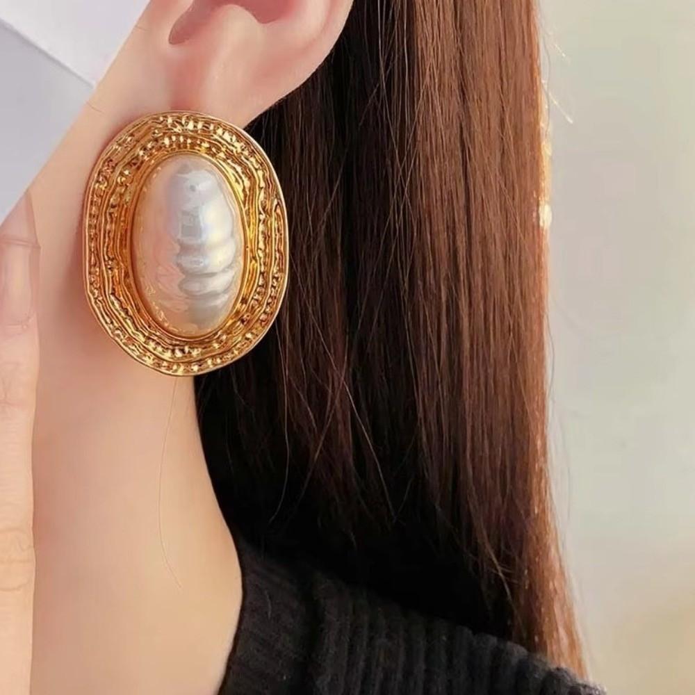 Vintage Oval Metal Pearl Earrings Imitation Geometric Exaggerated Earrings  Party Accessories