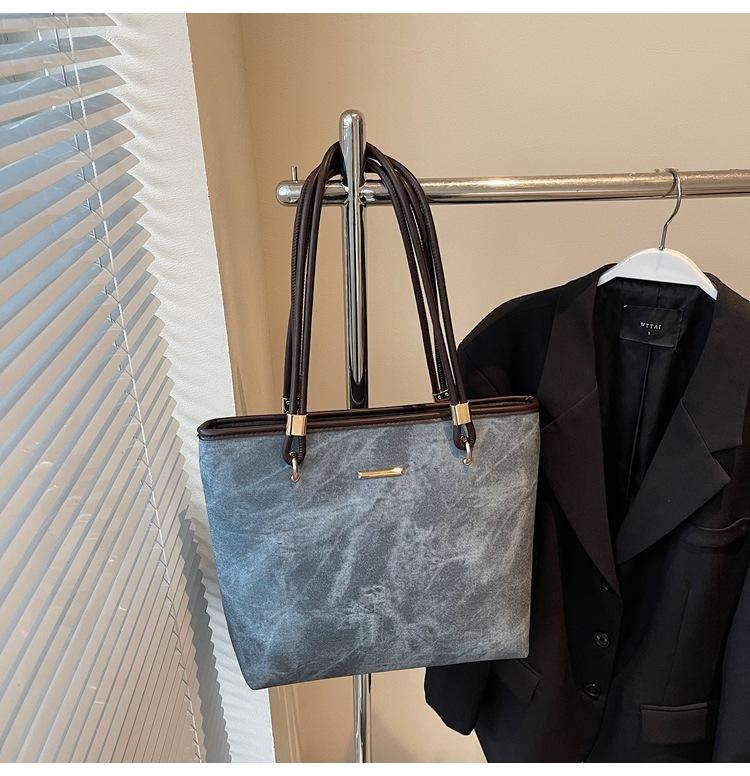 

Женская сумка 2025 новая большая вместимость студенческая сумка для занятий универсальная портативная сумка-тоут подмышечная наплечная сумка