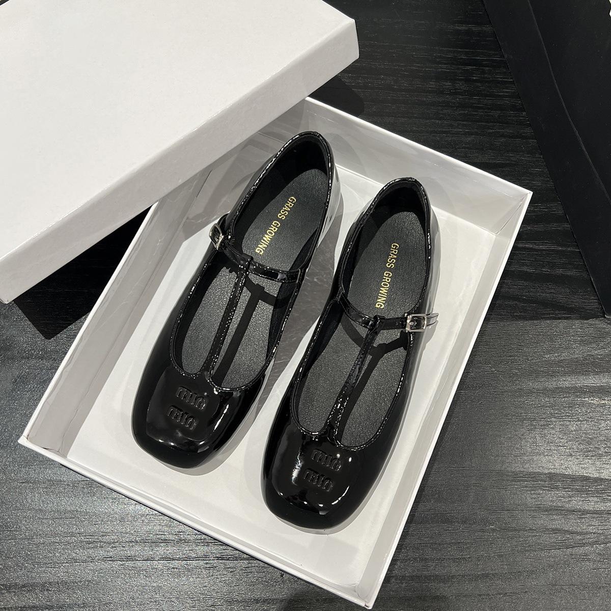 

Sheepskin version~ genuine leather French sweet single shoes women s flat shoes retro white versatile Mary Jane shoes small leather shoes 35