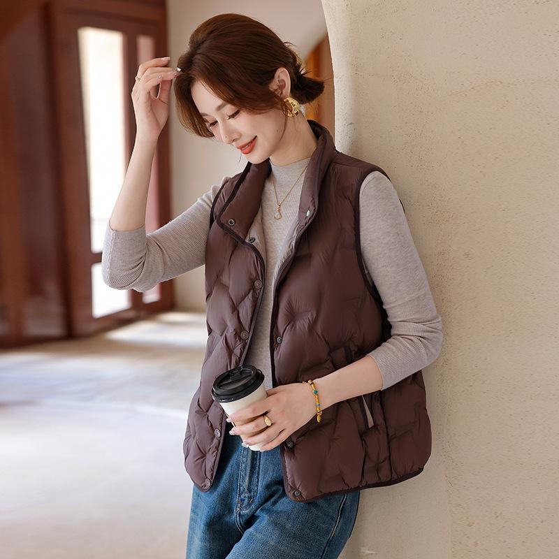 

Green Lightweight Down Vest for Middle-Aged and Elderly, 90% Down, 25 Styles, Solid Color, Autumn/Winter Collection. Contact customer service for size кавовий