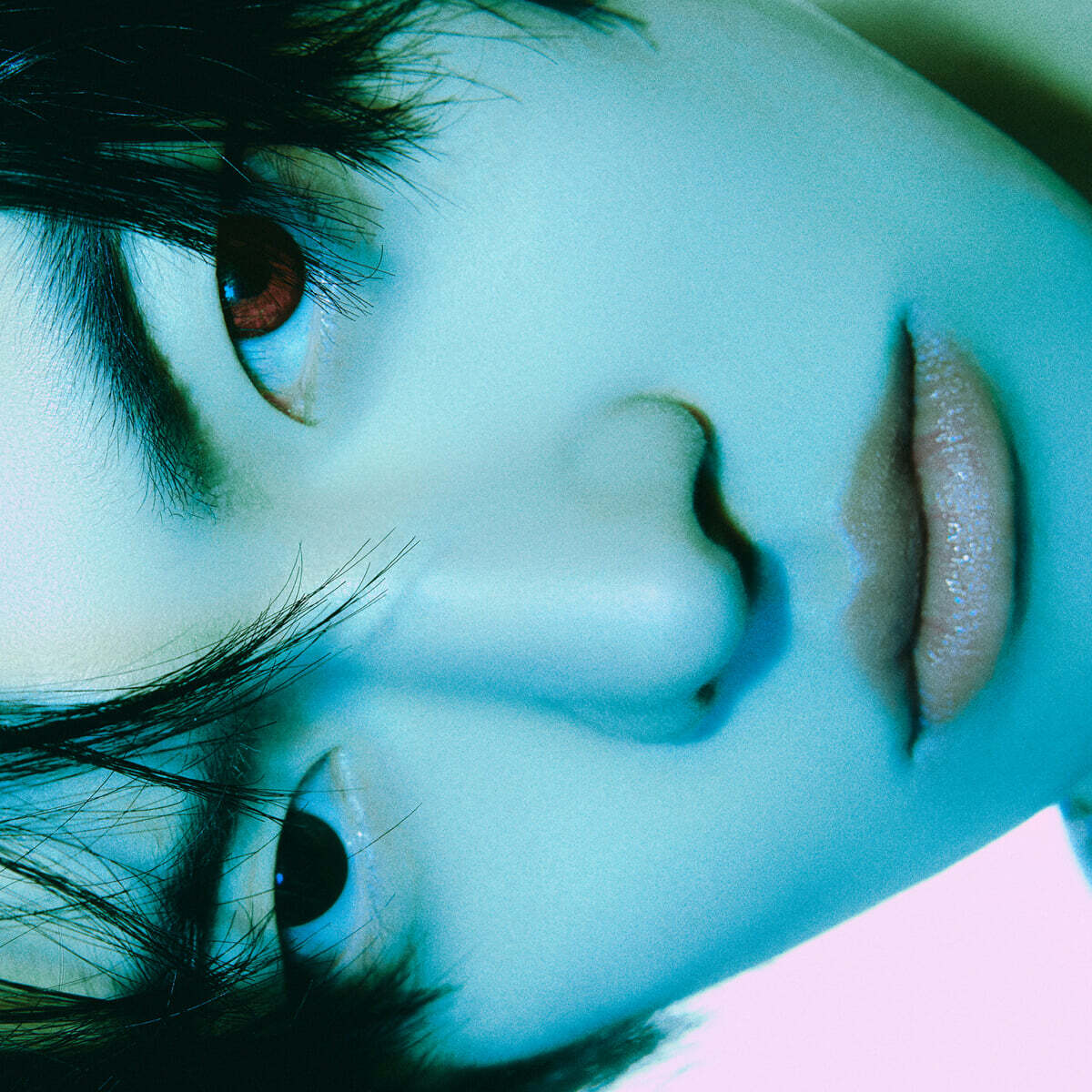 LEO - EP : COME CLOSER