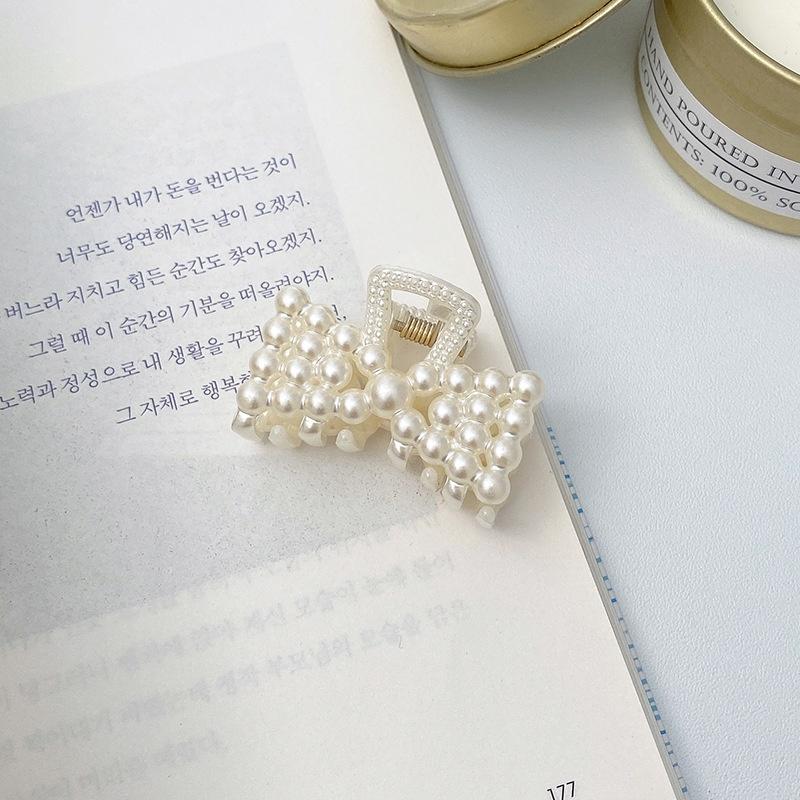 New Fashion Hollow Pearl Hair Claw Clips Simple Non Slip Mini Geometric Bangs Barrettes Hair Jaws for Women Girls Daily