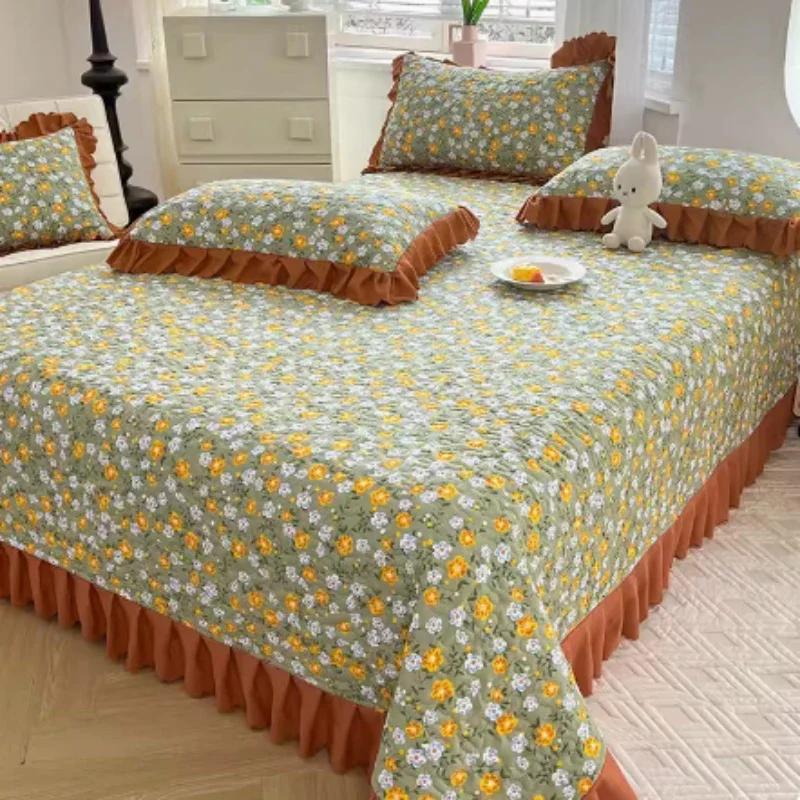 Kleines fragmentiertes Blumen-Landhausstil-Baumwoll-Steppbettdecke Einzel-Tatami-Blatt Dreiteiliges Set für alle Jahreszeiten