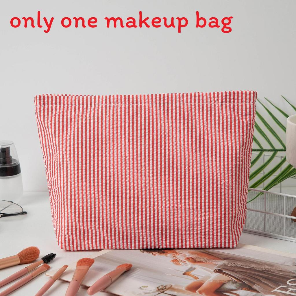 Modern Striped Polyester Toiletry Bag With Breathable Design For Travel And Daily Use